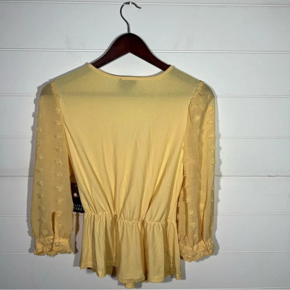NWT Flowy fifty street top - Picture 6 of 7